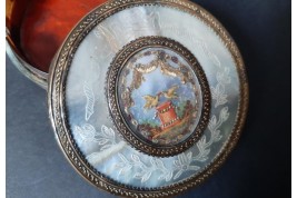 Turtledoves, snuffbox late 18th century
