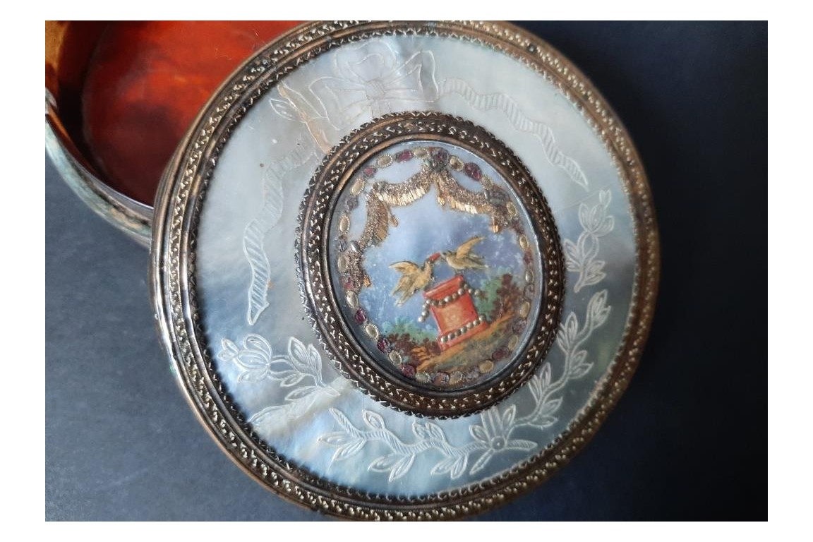 Turtledoves, snuffbox late 18th century