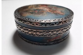 Cherubs playing in a cloud, snuffbox late 18th century