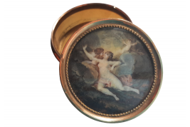 Jupiter taking Io in a cloud,  erotic snuffbox 18th century