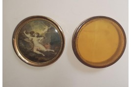 Jupiter taking Io in a cloud,  erotic snuffbox 18th century