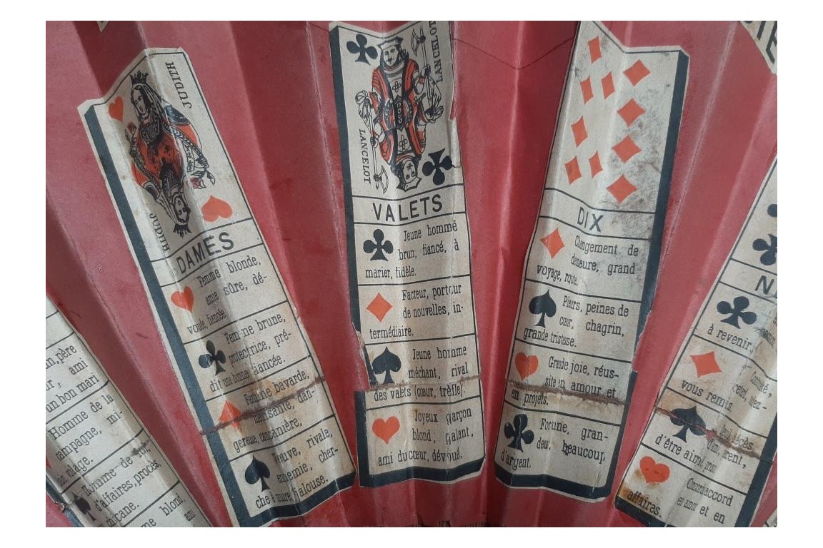"Le Sorcier fin de siècle" or the art of card drawing. Cartomancy fan, late 19th century