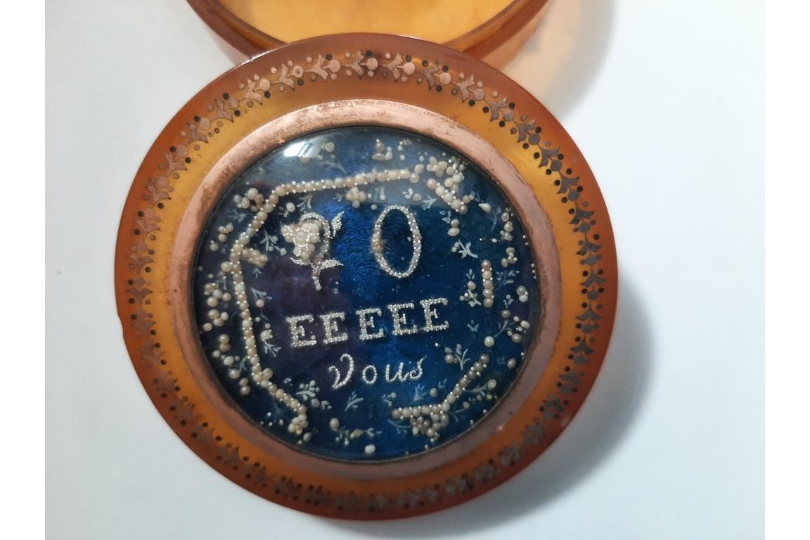Rebus of pearls, snuffbox 18th century