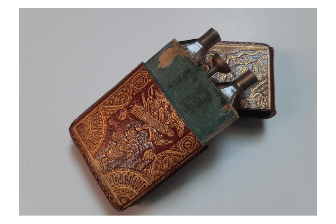 Livret de senteur, nécessaire à odeur,  XVIIIème siècle