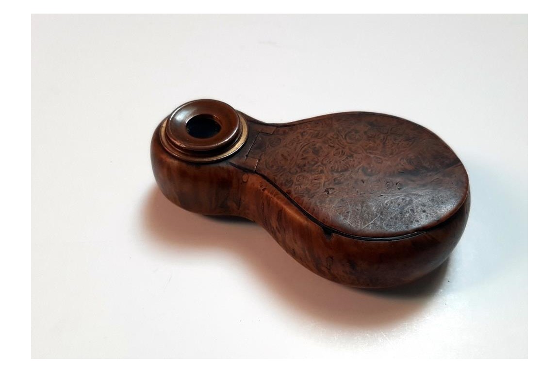 See, smell, taste. Snuffbox lorgnette, late 18th/early 19th century