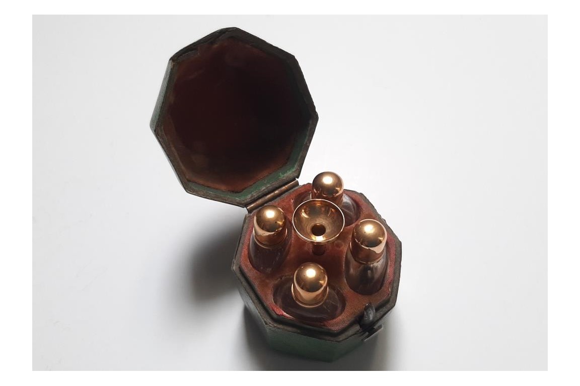 Perfum necessary, late 18th - early 19th century
