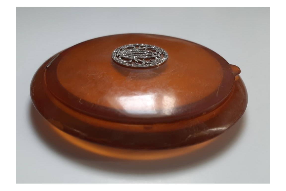 Precious compact, Art Deco period