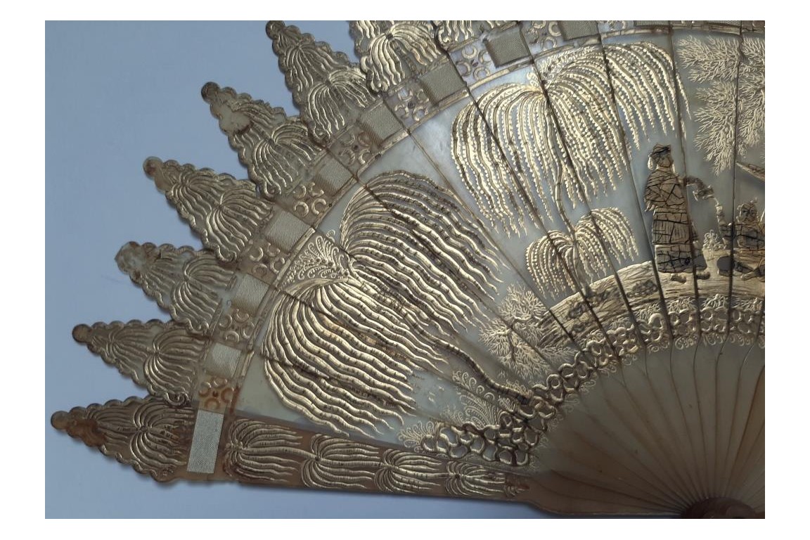 Horn and gold chinoiserie, fan circa 1820--30
