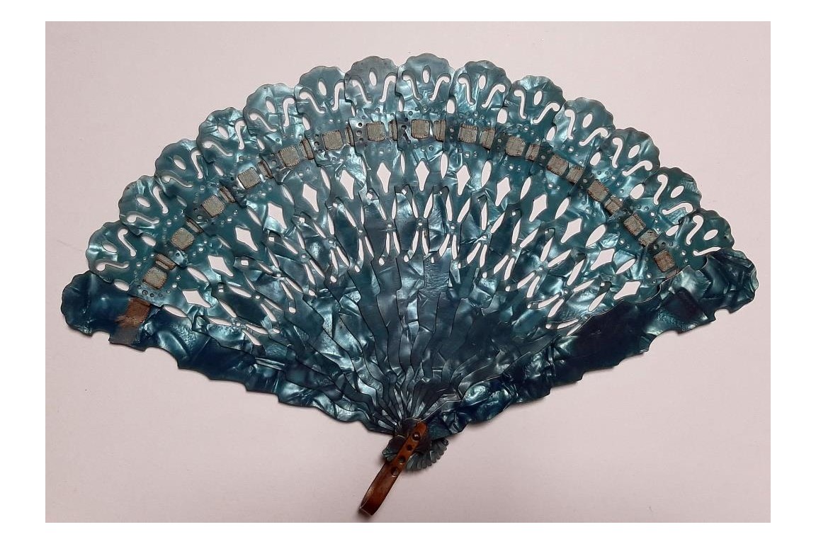 Fantastique plastique ! Eventails 'novelty', période art déco.