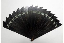 Dotted oblique. Contemporary fan by Alice Perrin, 2000