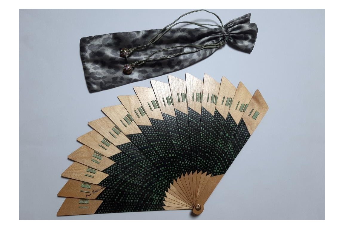 Dotted oblique. Contemporary fan by Alice Perrin, 2000