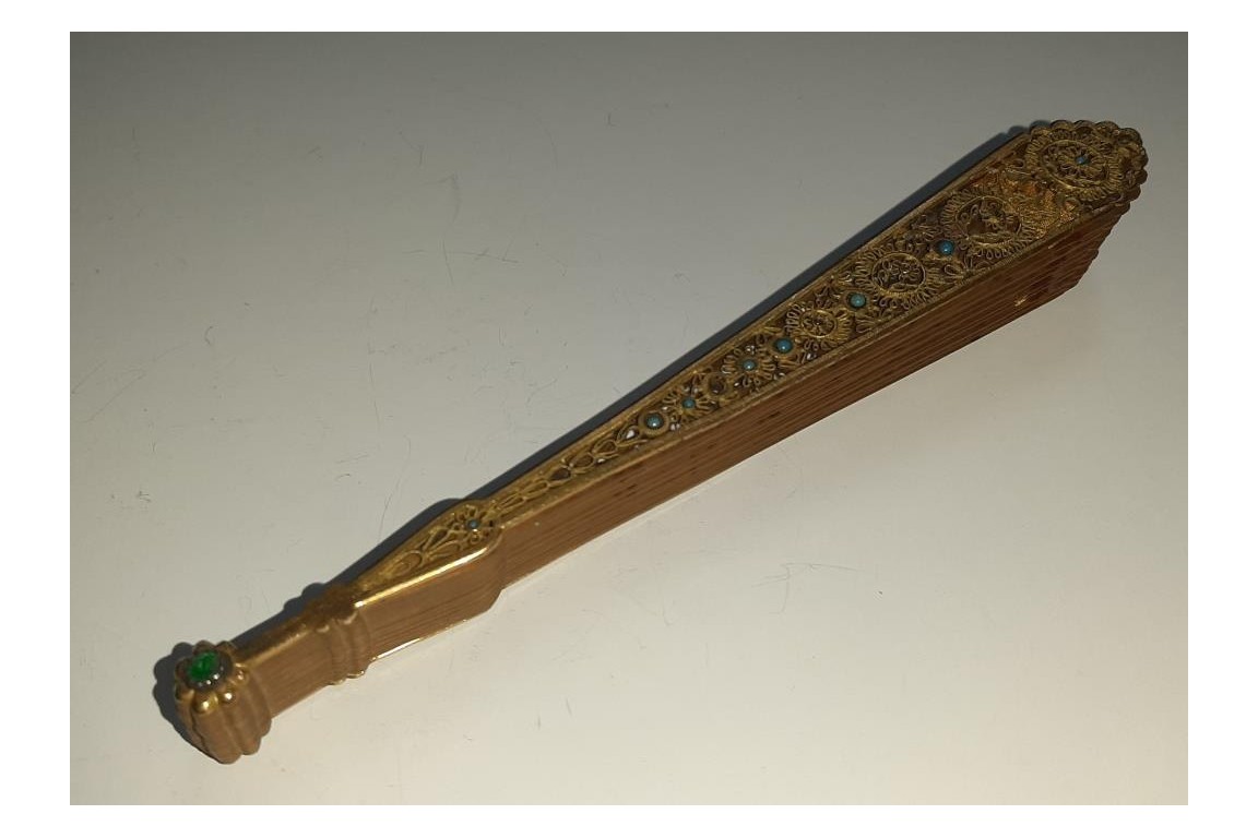 Moucheté. Éventail vers 1820