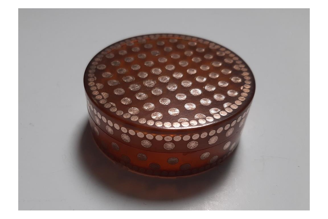 Points d'or et écaille blonde. Tabatière XIXème