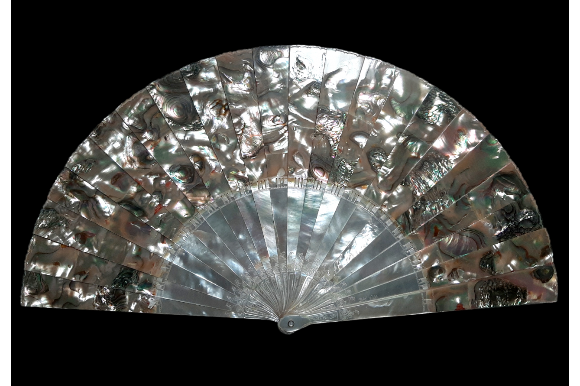 Ocean colors, contemporary fan by Blay Villa