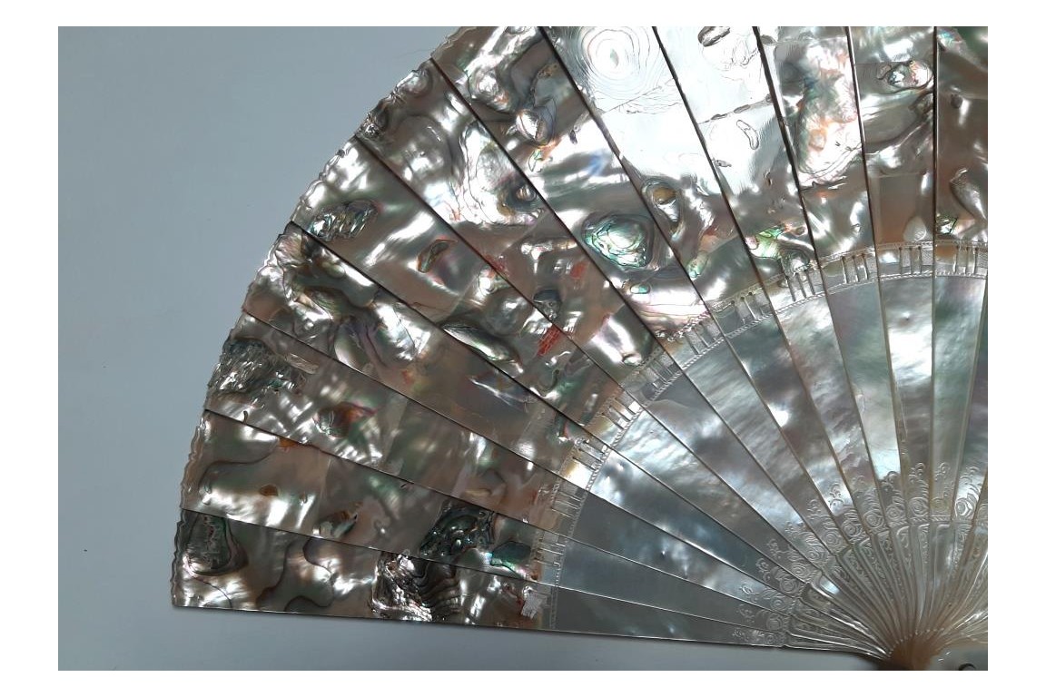 Ocean colors, contemporary fan by Blay Villa