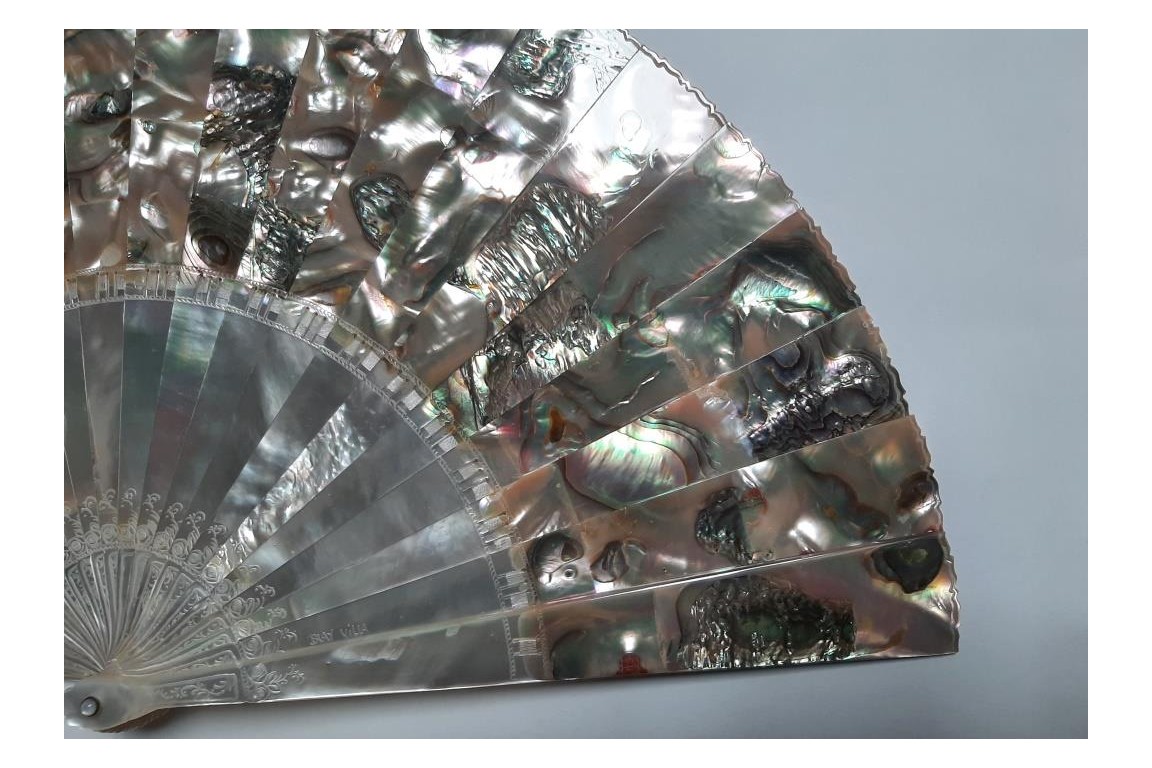 Ocean colors, contemporary fan by Blay Villa