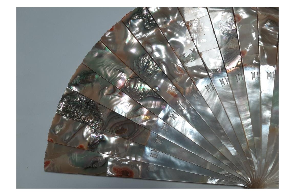 Ocean colors, contemporary fan by Blay Villa