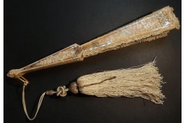 Venus pointing the way to love, fan circa 1860