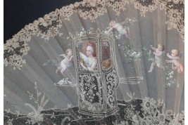 Sedan chair by Rodigue. Lace fan, circa 1890-95