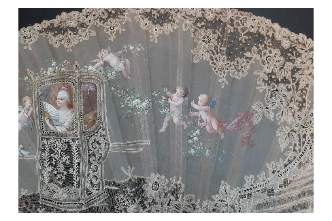 Sedan chair by Rodigue. Lace fan, circa 1890-95