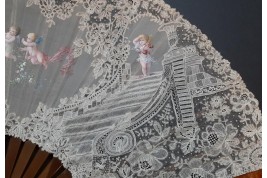 Sedan chair by Rodigue. Lace fan, circa 1890-95