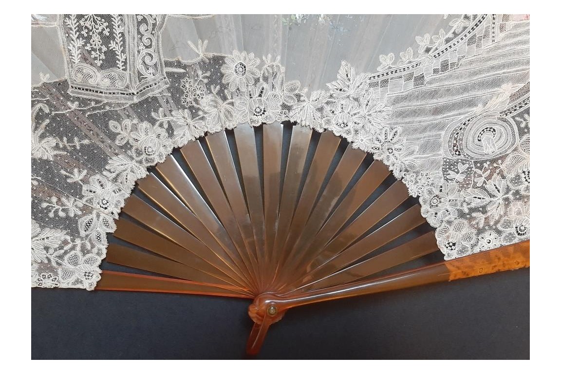 Sedan chair by Rodigue. Lace fan, circa 1890-95