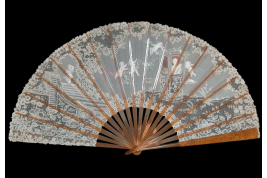 Sedan chair by Rodigue. Lace fan, circa 1890-95