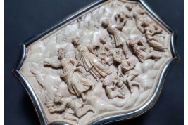 Moses Striking Water from the Rock, 18th century snuffbox