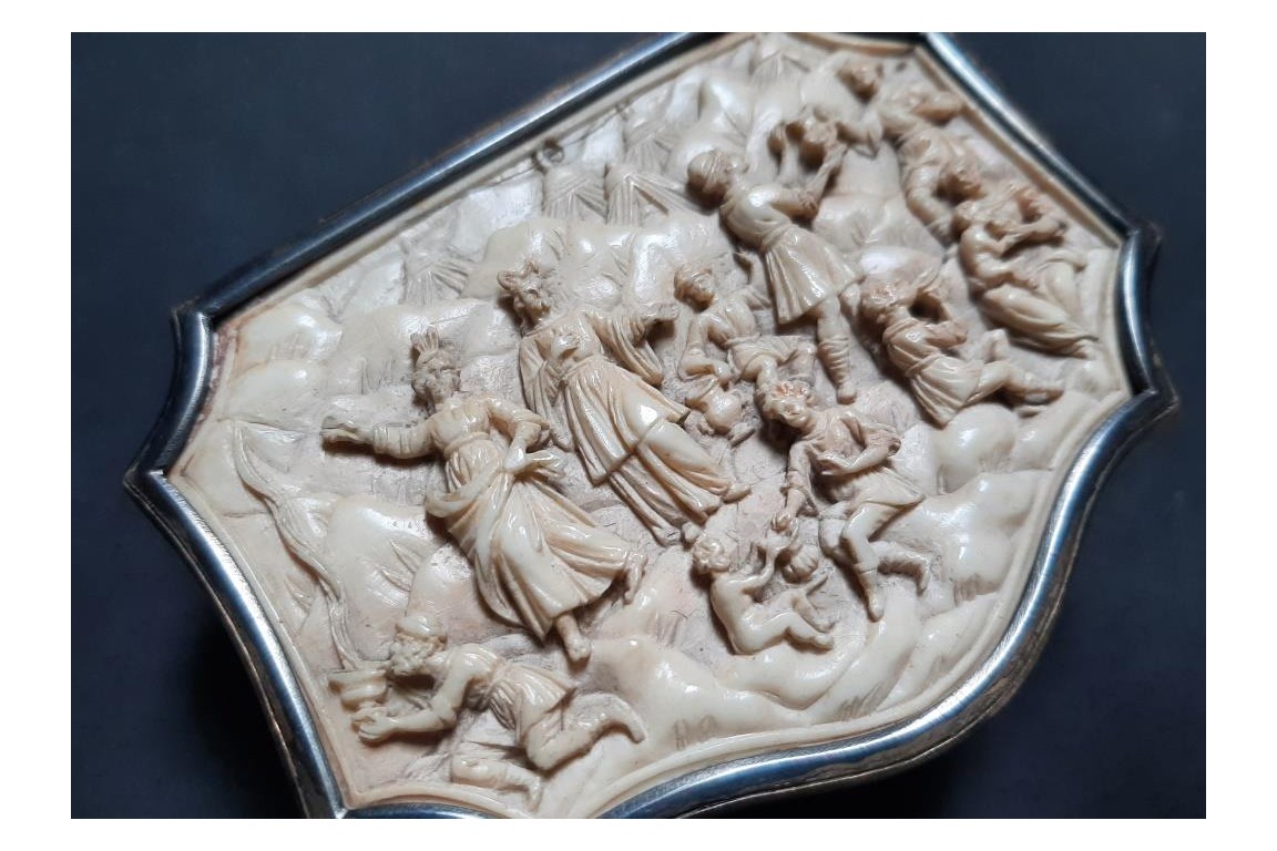 Moses Striking Water from the Rock, 18th century snuffbox