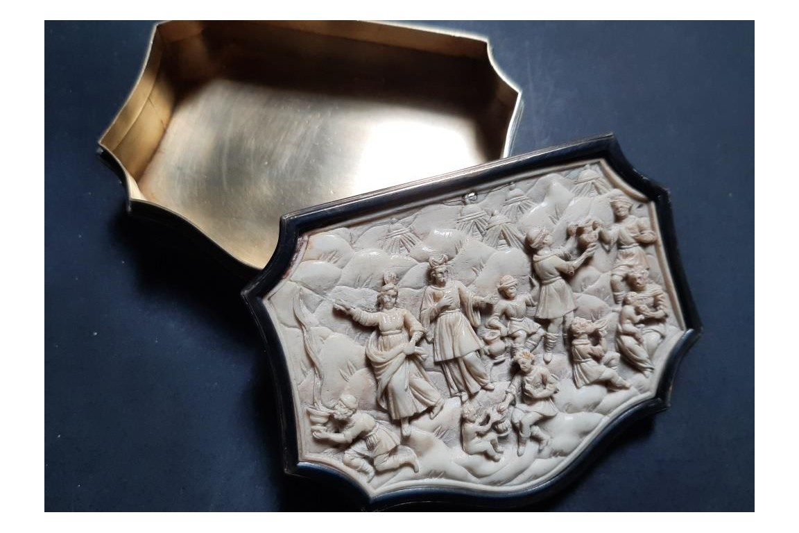 Moses Striking Water from the Rock, 18th century snuffbox
