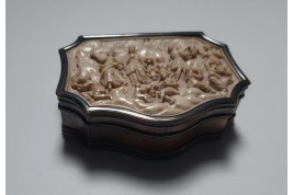 Moses Striking Water from the Rock, 18th century snuffbox