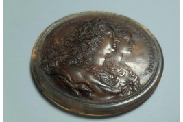 Louis XIV et Marie-Thérèse, médaillon XIXème siècle