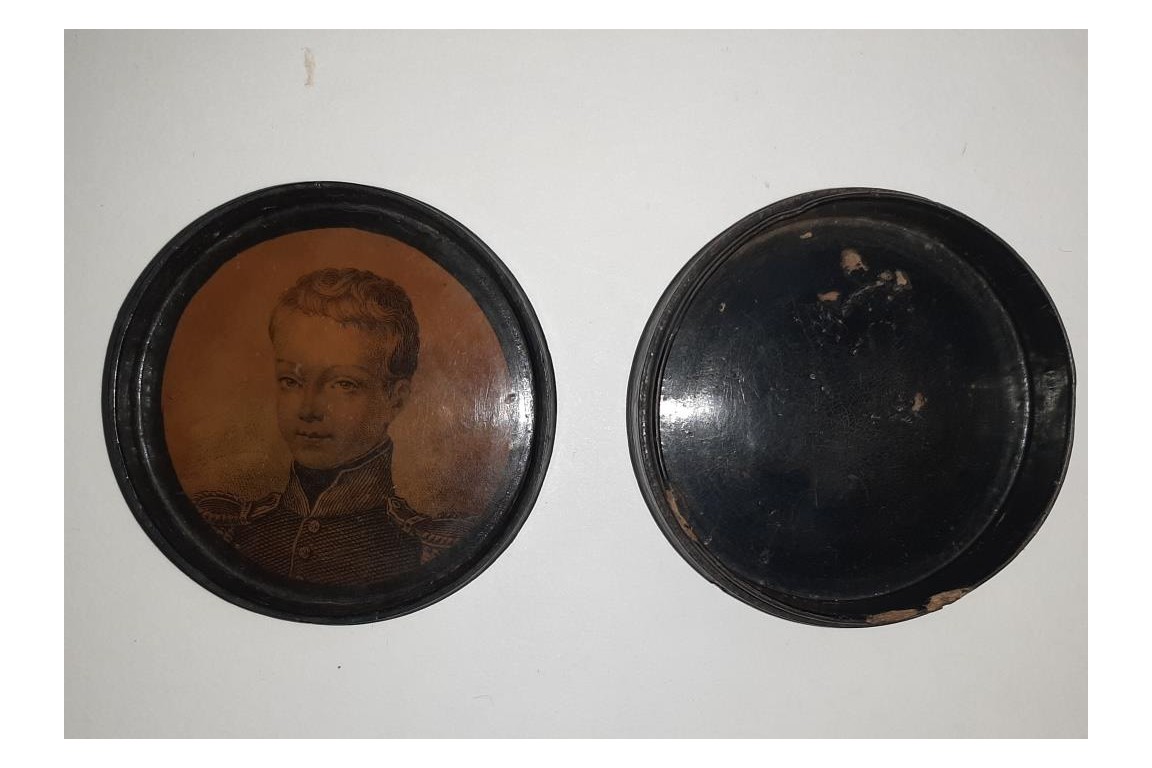The Scottish exile of Henry V at Holyrood Castle, snuffbox circa 1830