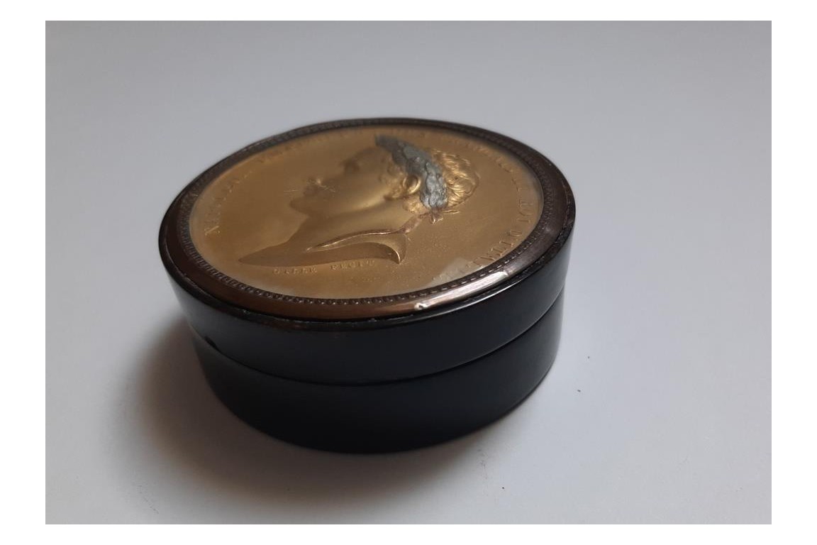 Napoleon, Emperor of the French and King of Italy. Early 19th century snuffbox