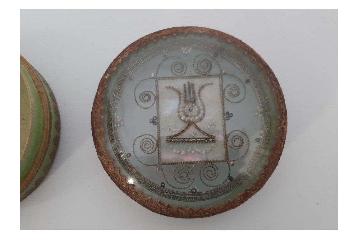 Lyre-guitar, confectionery box, first third of the 19th century