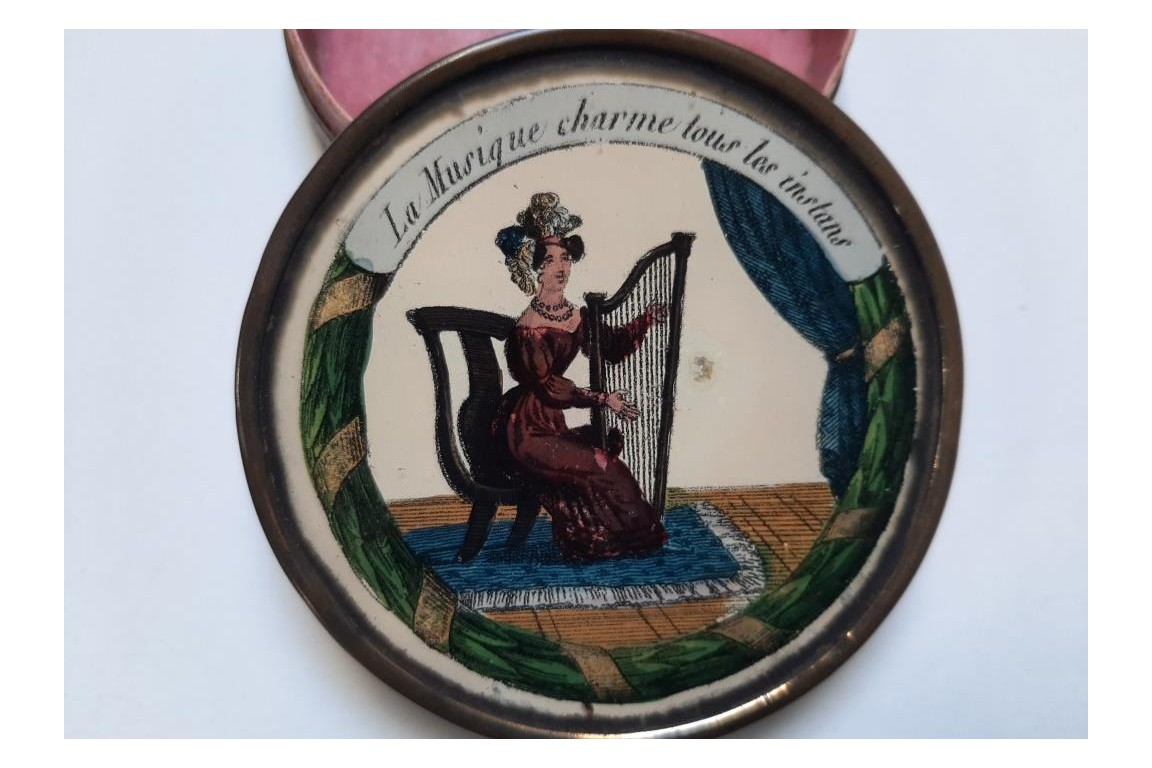 Music charms every moment, praline box circa 1825