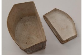 Small chest of drawers. 18th century box. Italy ?