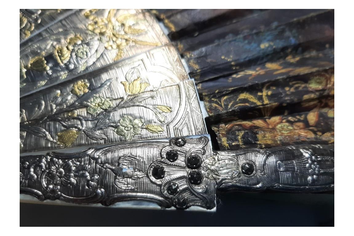 L'amour naissant, éventail d'époque Louis XV