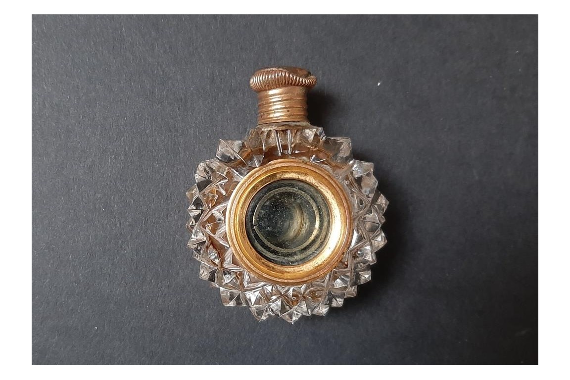 Optical perfum bottle, 19th century