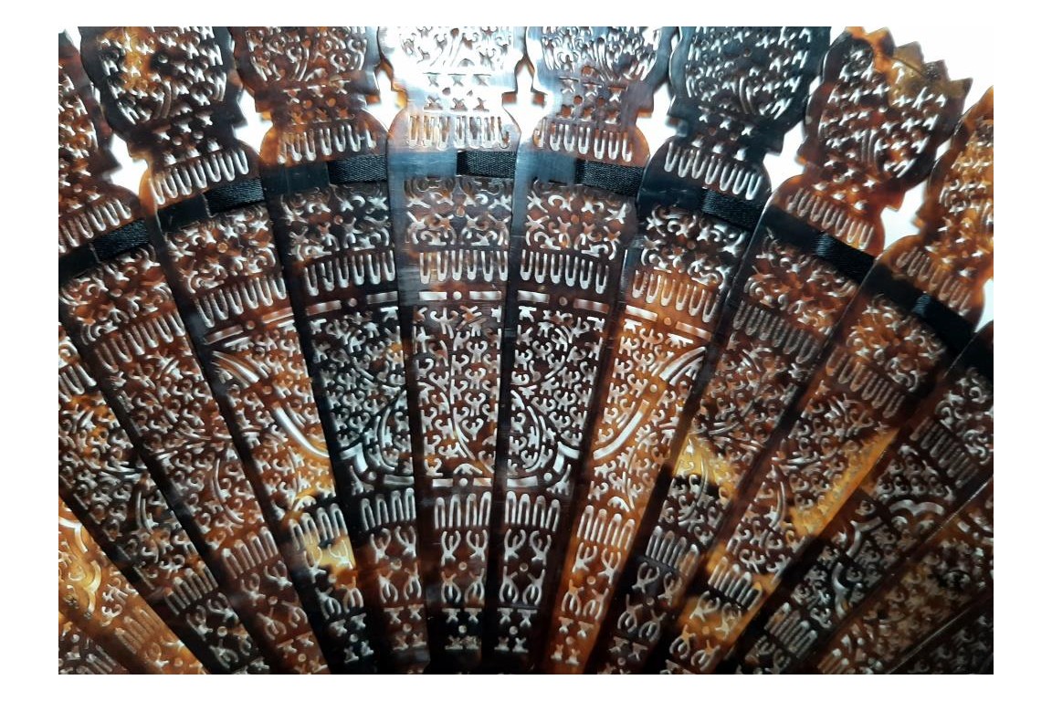 Chinese bats, 19th century fan