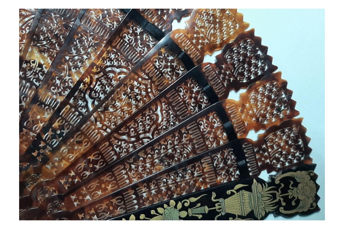 Chinese bats, 19th century fan