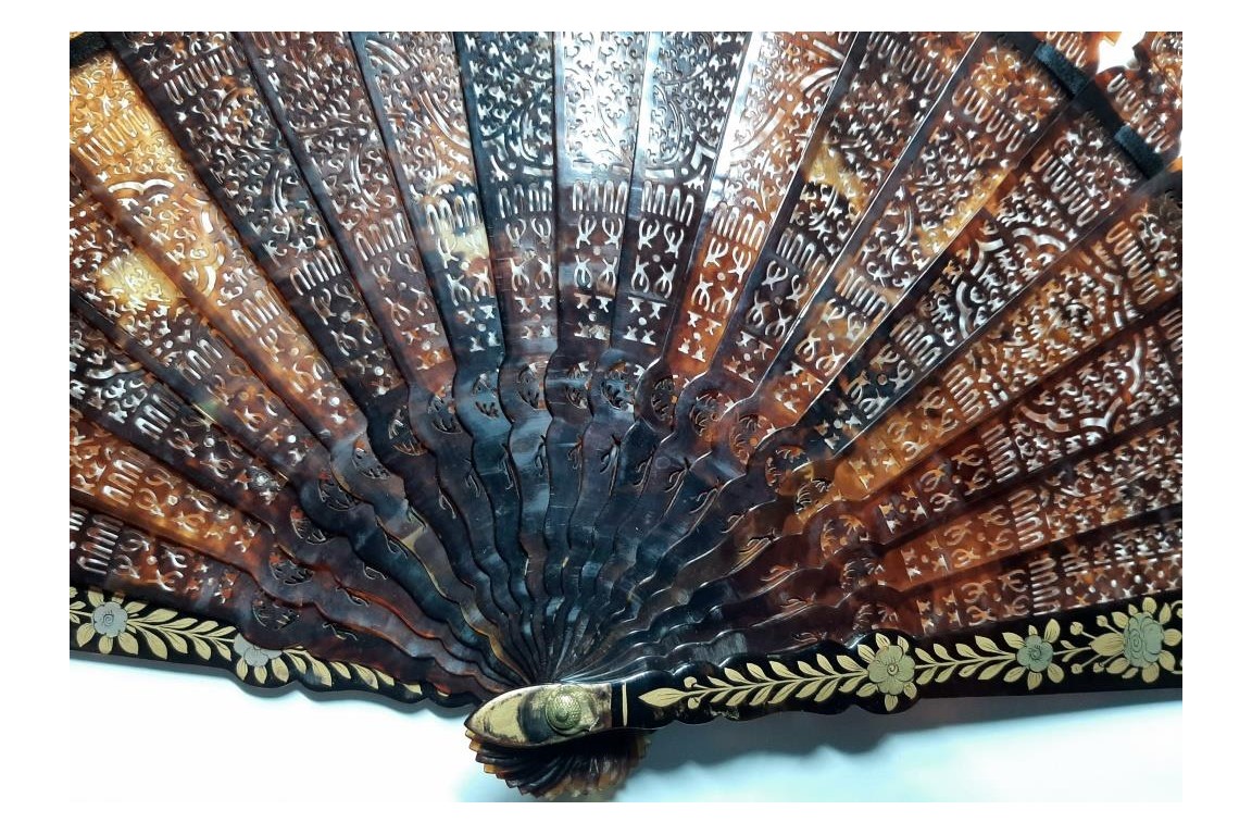 Chinese bats, 19th century fan