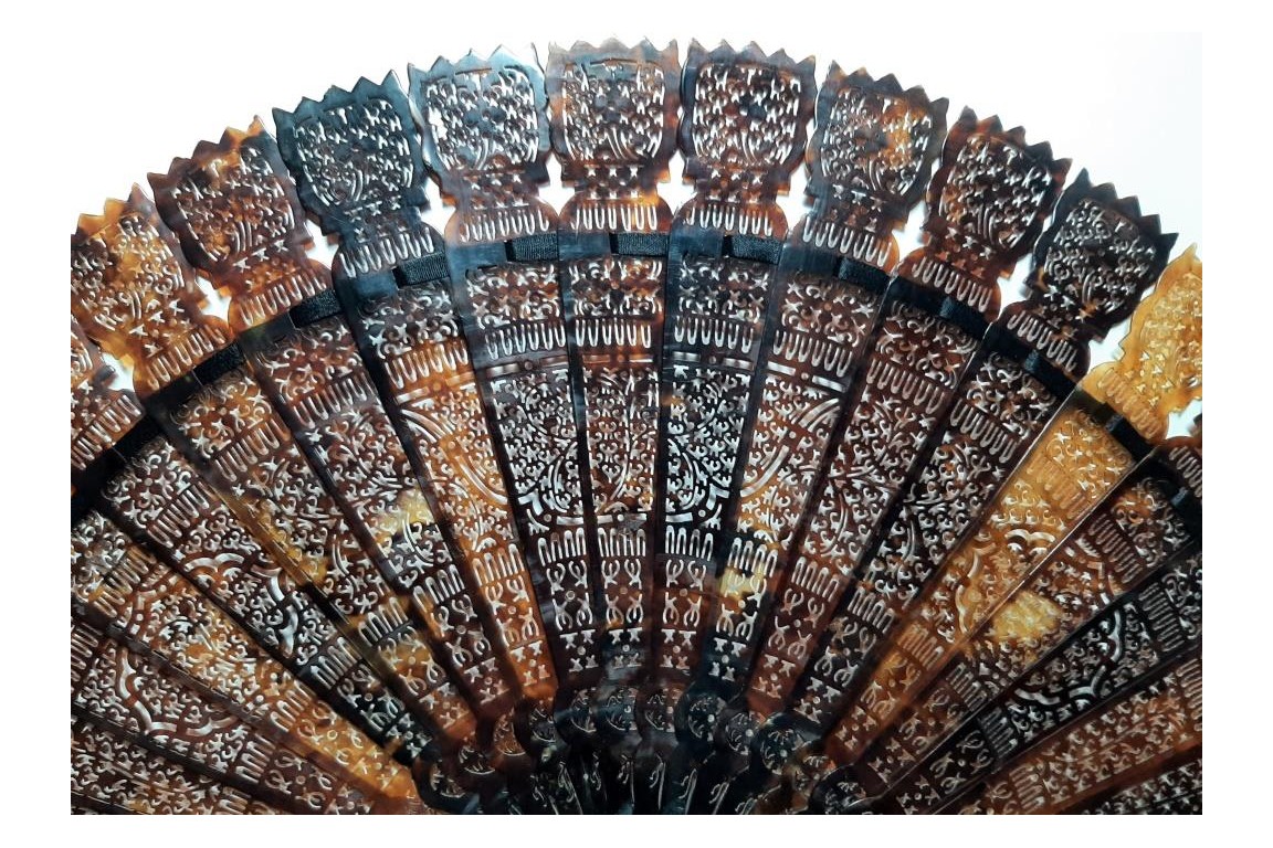 Chinese bats, 19th century fan