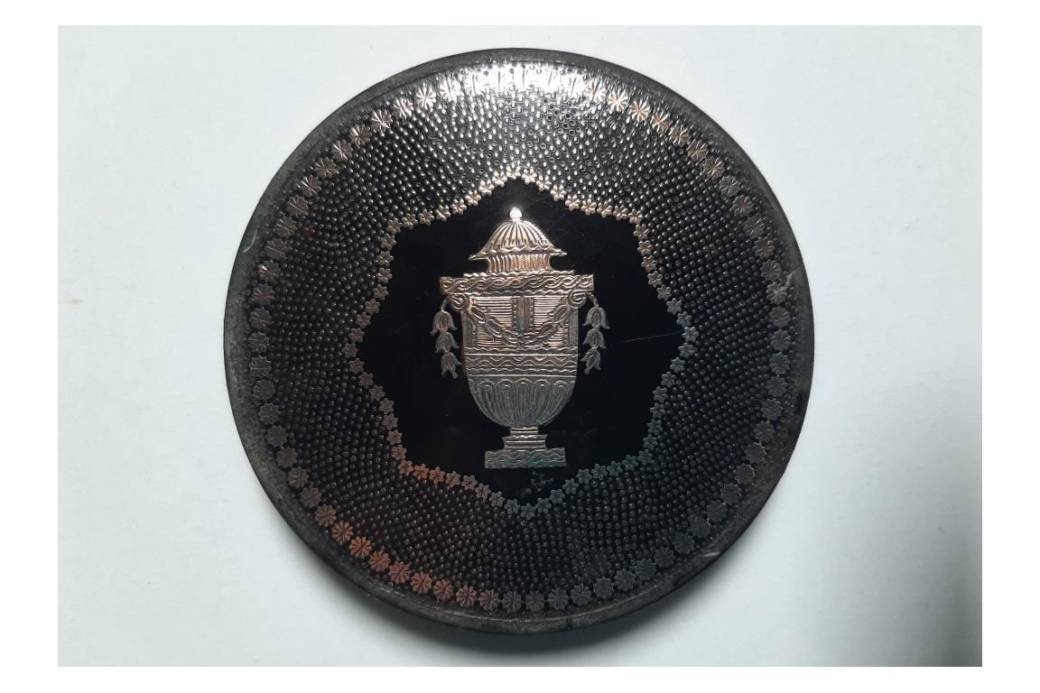 The urns, late 18th century snuffbox