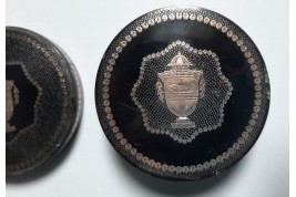 The urns, late 18th century snuffbox