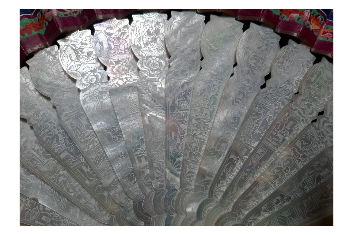 Pink and blue from China, 19th century fan