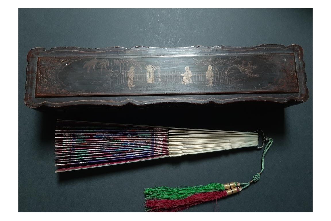 Pink and blue from China, 19th century fan