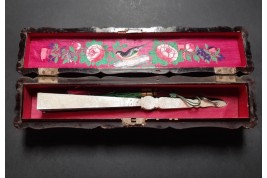 Pink and blue from China, 19th century fan