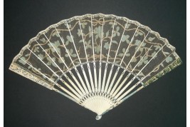 Fleurs bleues, éventail en catgut vers 1760