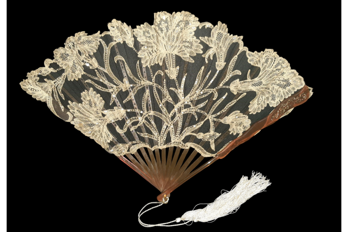 Les oeillets, éventail Art Nouveau
